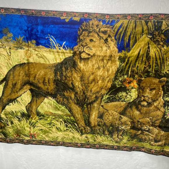 VTG Majestic Lion Family Regal Scene Velvet‎ Velour Tapestry Wall Hanging Carpet